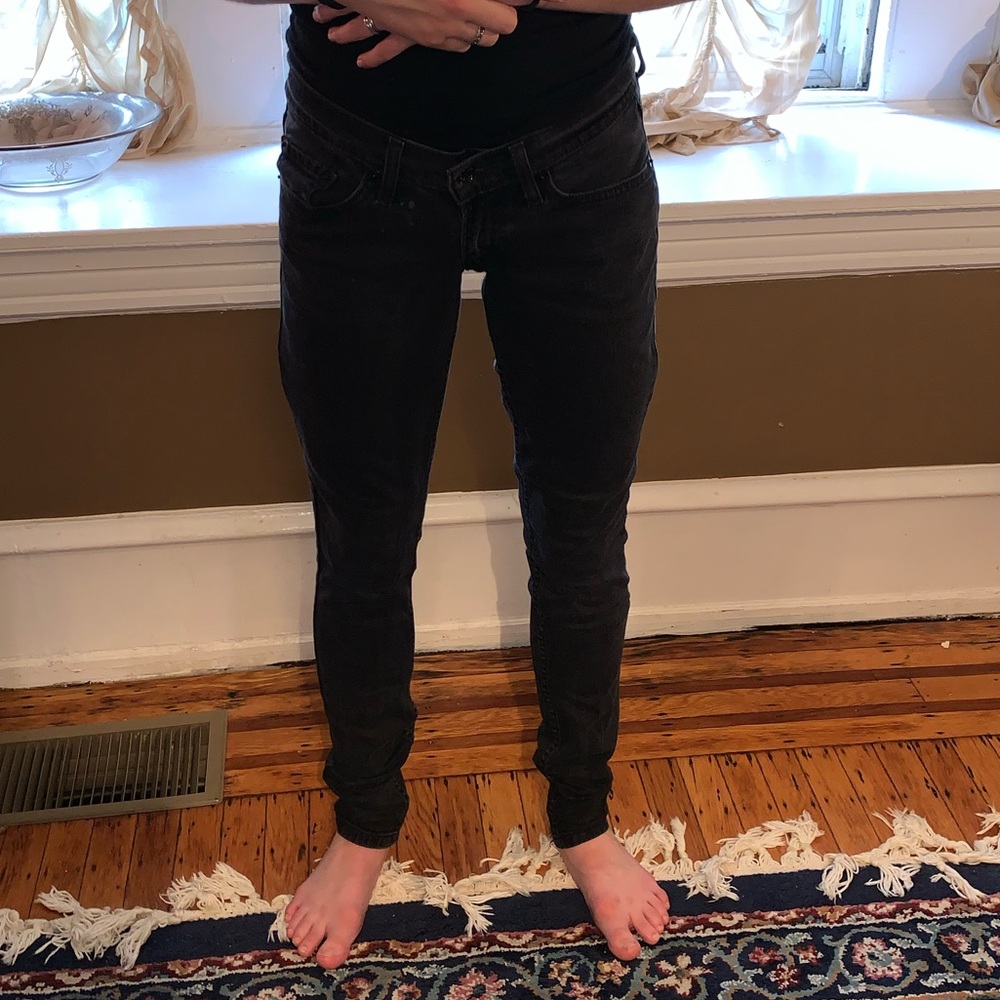 Levi’s 524 skinny jeans in black size 3